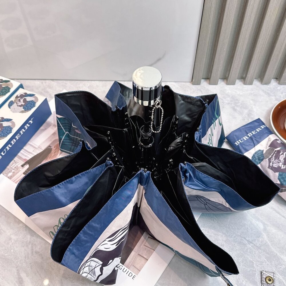 Burberry Knight Print Patchwork Compact Umbrella - image 4